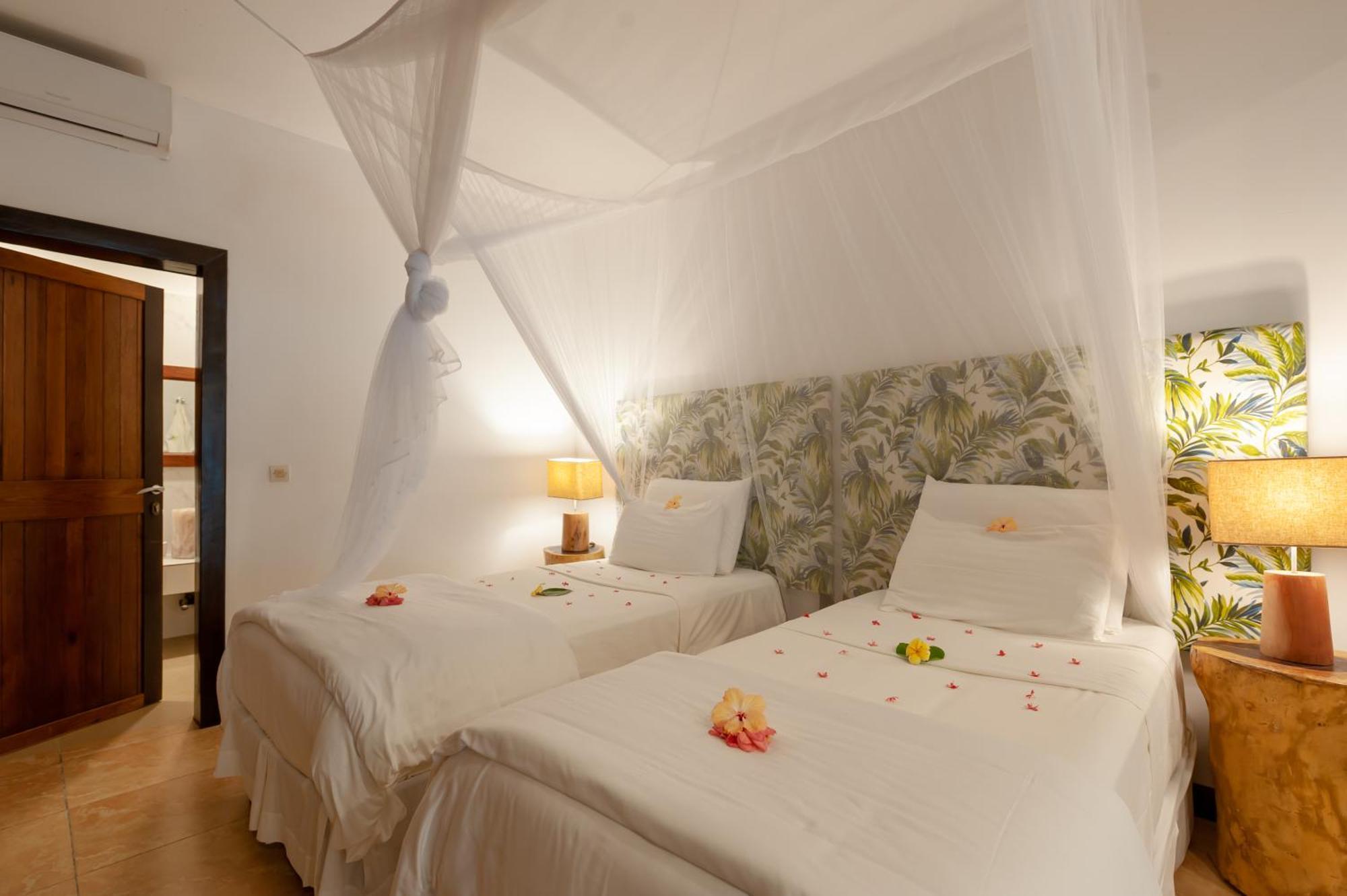 Nosy Be Hotel & Spa Ambondrona  Exterior foto