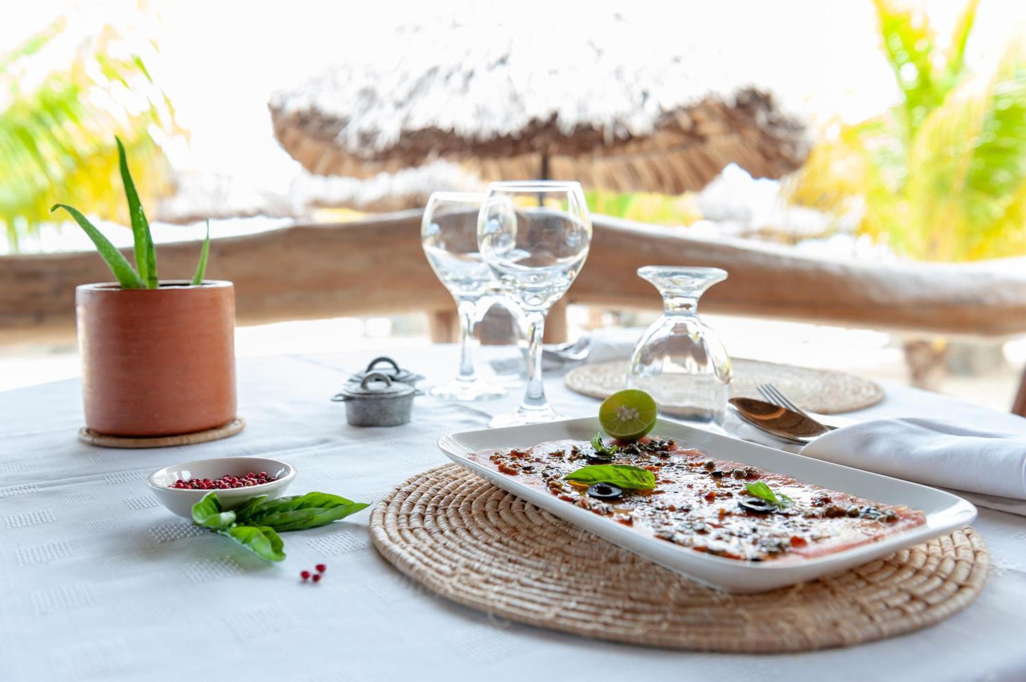 Nosy Be Hotel & Spa Ambondrona  Exterior foto