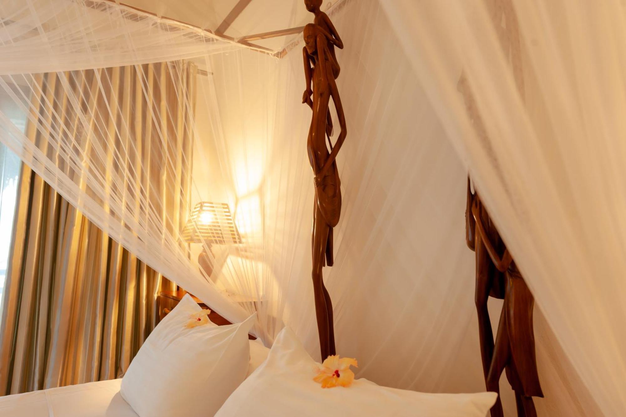 Nosy Be Hotel & Spa Ambondrona  Exterior foto